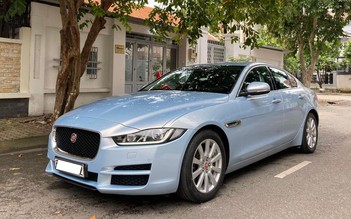 Jaguar XE 7 năm tuổi bán lại ngang giá Toyota Camry tại Việt Nam