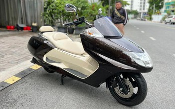 'Limousine 2 bánh' Yamaha Maxam kiểu dáng độc lạ tại Việt Nam