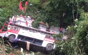 Cao Bằng: Xe khách lao xuống vực, 4 người chết, 11 người bị thương