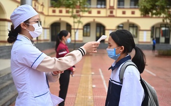 Bộ trưởng GD-ĐT: 'Đưa học sinh trở lại trường được đánh giá đúng lúc, kịp thời'