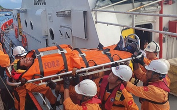 Thuyền viên Indonesia nguy kịch được đưa về Nha Trang cấp cứu kịp thời