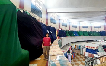 Nha Trang sau cách ly: Chợ Đầm đìu hiu, sạp hàng phủ màn vì vắng du khách