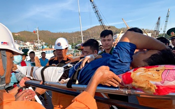 Cứu kịp thời ngư dân Quảng Ngãi bị tai nạn lao động trên biển