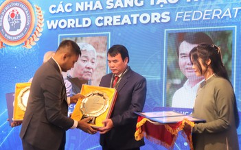 Phó chủ tịch tỉnh Lâm Đồng nhận 'Đĩa vàng Sáng tạo' Liên minh Kỷ lục Thế giới