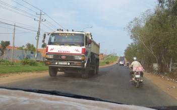 'Xe ben chở cát gây náo loạn Phan Thiết': UBND tỉnh yêu cầu kiểm tra khẩn