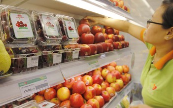 Nhiều loại trái cây nhập khẩu được bày bán tại các cửa hàng Satrafoods