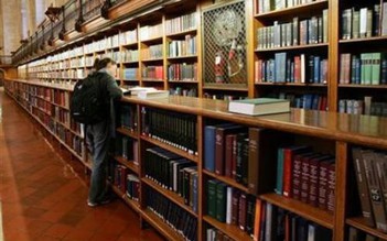 Mượn sách thư viện hơn 120 năm mới trả, không bị phạt tiền