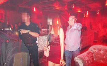 Đột kích quán karaoke, phát hiện 15 thanh niên đang phê ma túy