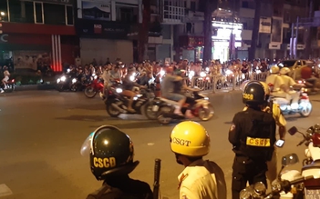 Lập 55 biên bản, tạm giữ 25 xe 'đi bão' mừng tuyển bóng đá Việt Nam
