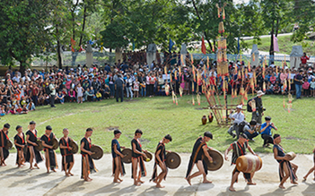 Hơn 700 nghệ nhân tham gia Tuần văn hóa - du lịch Kon Tum