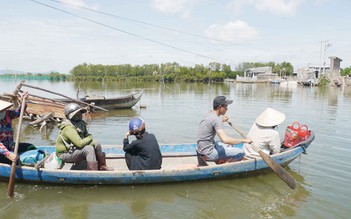 'Đỏ mắt' chờ xây cầu: Xây dựng cầu tạm để 500 hộ dân đi lại