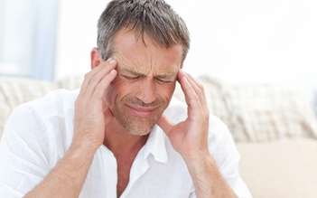 Bác sĩ chỉ ra 5 dấu hiệu nhận biết cơn đau đầu có thể do Covid-19