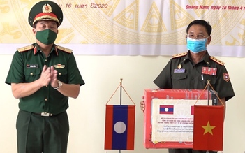 Quân khu 5 tặng nhiều thiết bị phòng chống dịch Covid-19 cho Lào và Campuchia