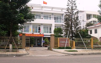 Chủ tịch Quảng Nam yêu cầu Giám đốc Sở GD-ĐT giải trình việc luân chuyển giáo viên