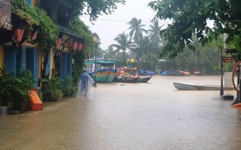 Quảng Nam: Lũ trên sông Vu Gia lên nhanh, nhiều nơi phố cổ Hội An ngập sâu