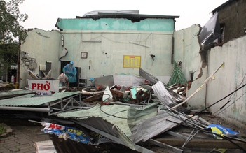 Quảng Nam: Bão số 4 Noru đi qua, nhiều nhà dân, hàng quán bị đánh sập hoàn toàn