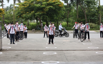 Học sinh Hà Nội: Dậy sớm mong đến trường để gặp thầy cô, bạn bè