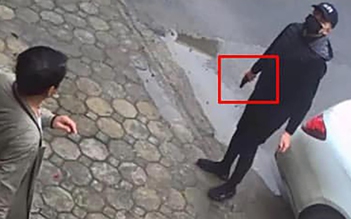 Hà Nội: Người cầm 'vật giống súng' chĩa vào dân là cán bộ Công an Q.Long Biên