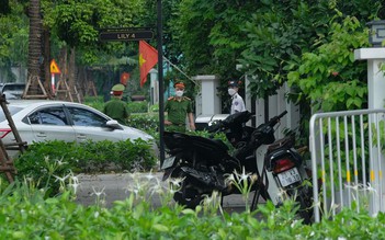 An ninh bên ngoài nhà riêng nguyên Chủ tịch UBND TP.Hà Nội Chu Ngọc Anh được siết chặt