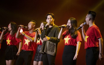 Nghệ sĩ tham gia Gala Khát vọng trẻ cuồng nhiệt cổ vũ đội tuyển U.22 Việt Nam