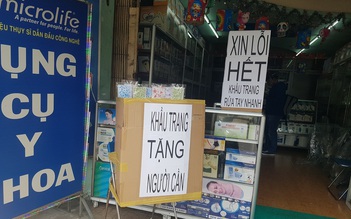 Từ việc treo bảng 'không bán khẩu trang': Găm hay hết hàng?