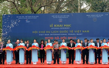 Gian hàng Vietnam Airlines, Jetstar hút khách săn vé ưu đãi