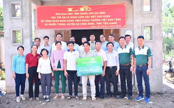 Vietcombank bàn giao nhà tình nghĩa tại Tiền Giang