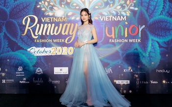 ‘Tân binh Vpop’ Sunny Đan Ngọc tự tin sải bước Tuần Lễ thời trang Việt Nam 2020