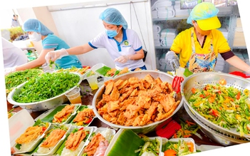 Hơn 600.000 ‘Bữa cơm yêu thương’ lặng thầm giữa tâm dịch