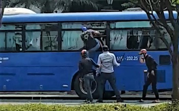 Xử lý nghiêm vụ côn đồ tấn công xe buýt 'bất kể sai phạm từ bên nào'