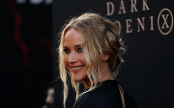 Jennifer Lawrence bị thương trên phim trường