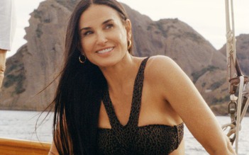 Demi Moore vẫn nóng bỏng dù đã bước sang tuổi 60