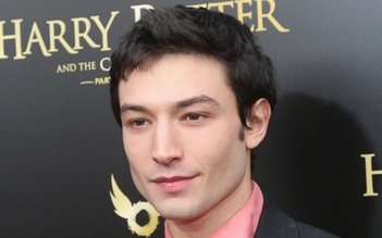 Sao bom tấn ‘Fantastic Beasts’ Ezra Miller nhận tội... xâm phạm gia cư bất hợp pháp