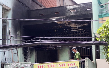 Cô gái khỏa thân nhảy khỏi ban công trong căn nhà bốc cháy ở Sài Gòn