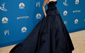 10 sao nữ mặc đẹp nhất trên thảm đỏ lễ trao giải Emmy 2022