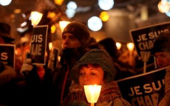 Một nghi phạm thảm sát toà soạn Charlie Hebdo đầu thú