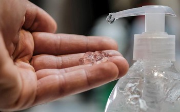 4 người Mỹ tử vong do uống dung dịch rửa tay chứa methanol