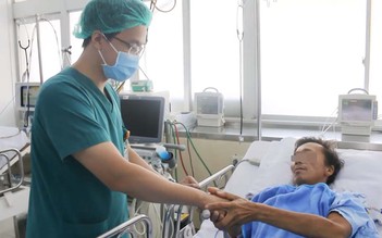 Bệnh nhân 'mang rắn hổ chúa vào phòng cấp cứu' hồi phục: 'Em hết sợ rồi'