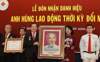 TP.HCM: Bệnh viện Nhân dân 115 đón nhận danh hiệu Anh hùng Lao động thời kỳ đổi mới