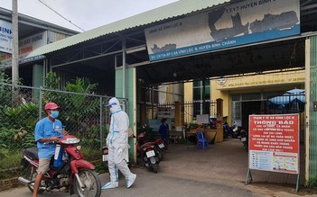 Tin tức Covid-19: Sở Y tế TP.HCM đề xuất chính sách 'níu chân' nhân viên y tế