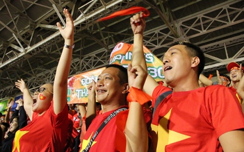 Chùm ảnh: Vỡ oà cảm xúc “Bay cùng đội tuyển đến SEA Games” trên sân Rizal Memorial