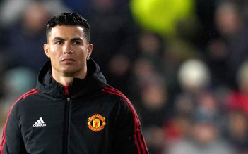 Cristiano Ronaldo và Edinson Cavani tính chuyện chia tay M.U vào cuối mùa