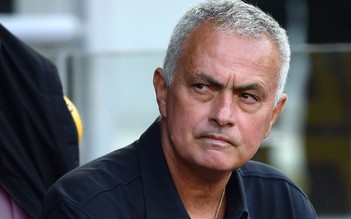 Vì sao HLV Mourinho chưa thể nhận danh hiệu xuất sắc?