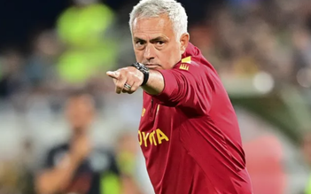 AS Roma thưởng nóng HLV Mourinho bản hợp đồng gia hạn đến năm 2025