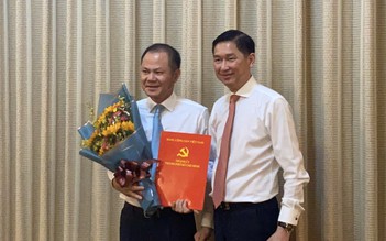 Ông Đinh Ngọc Thắng nhận quyết định là Bí thư Đảng ủy Cục Hải quan TP.HCM