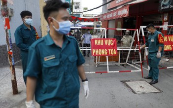 TP.HCM: Người dân trong khu phong tỏa gặp vấn đề về sức khỏe cần liên hệ ai?