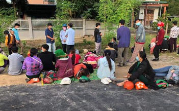 Hỗ trợ đưa nhóm người dân tộc H’Mông đi xe máy từ Bình Thuận về quê Nghệ An