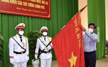 Trao Huân chương Bảo vệ Tổ quốc hạng nhất cho Phòng Tham mưu Công an Bình Thuận