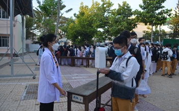 Bình Thuận dạy học ra sao khi hơn 1.600 giáo viên và học sinh bị nhiễm Covid-19?