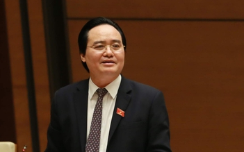 Bộ trưởng Phùng Xuân Nhạ nhận trách nhiệm về tình trạng lãng phí sách giáo khoa